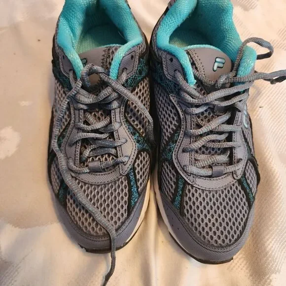 Fila Women's Sneahets, Size 7. Like new - Picture 7 of 9